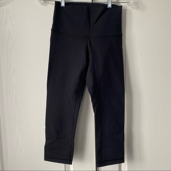 ** SOLD** Lululemon Cropped Leggings - Picture 2 of 4